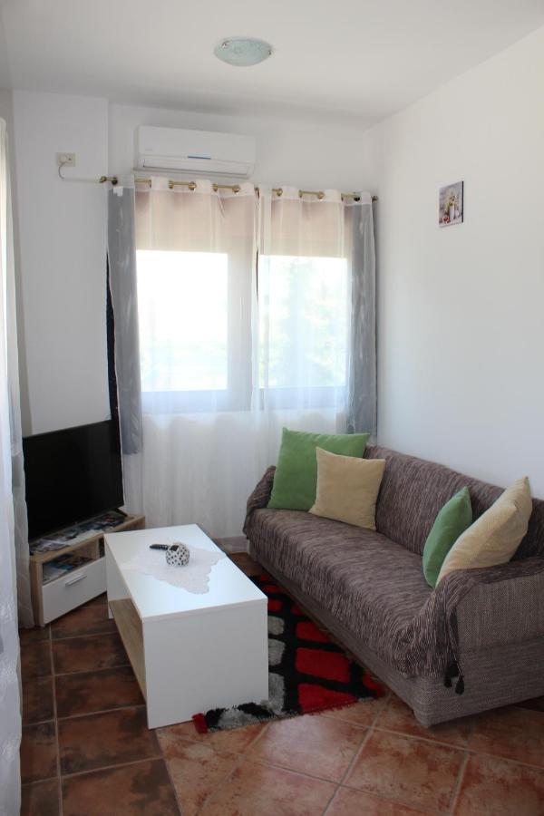 Apartment Mis Floura リエカ エクステリア 写真