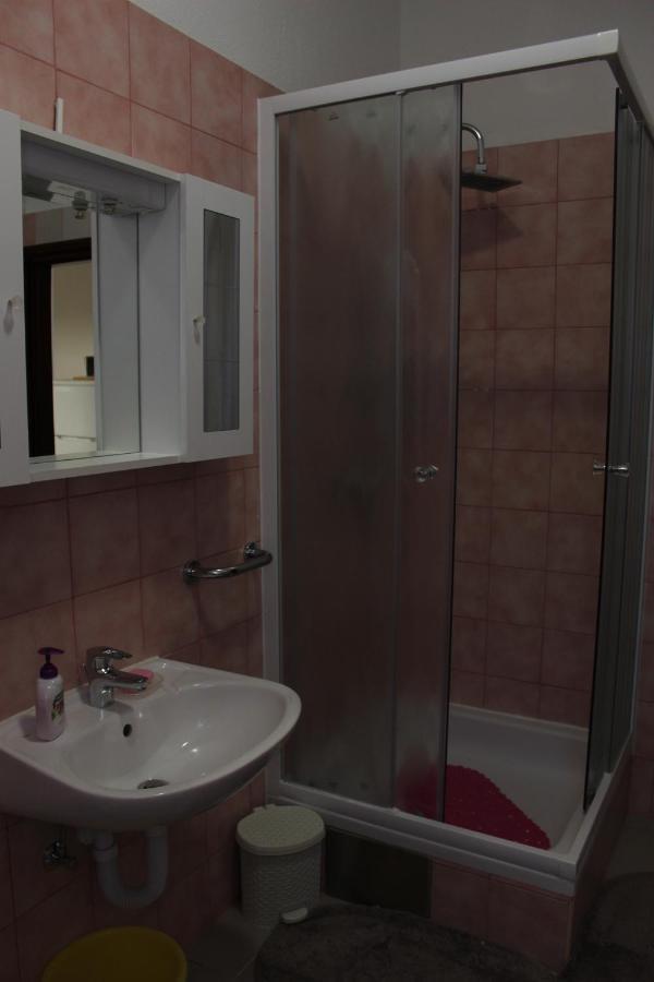 Apartment Mis Floura リエカ エクステリア 写真