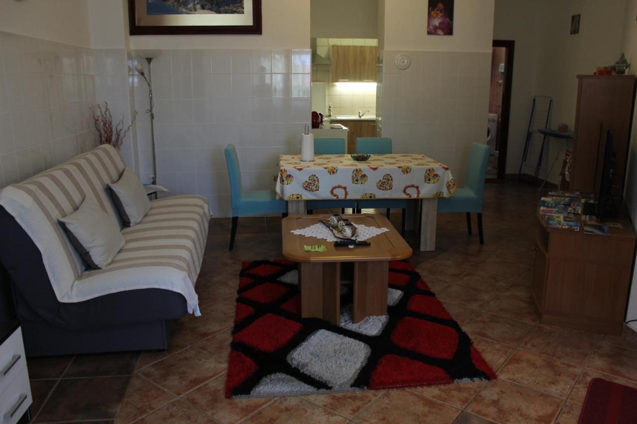 Apartment Mis Floura リエカ エクステリア 写真