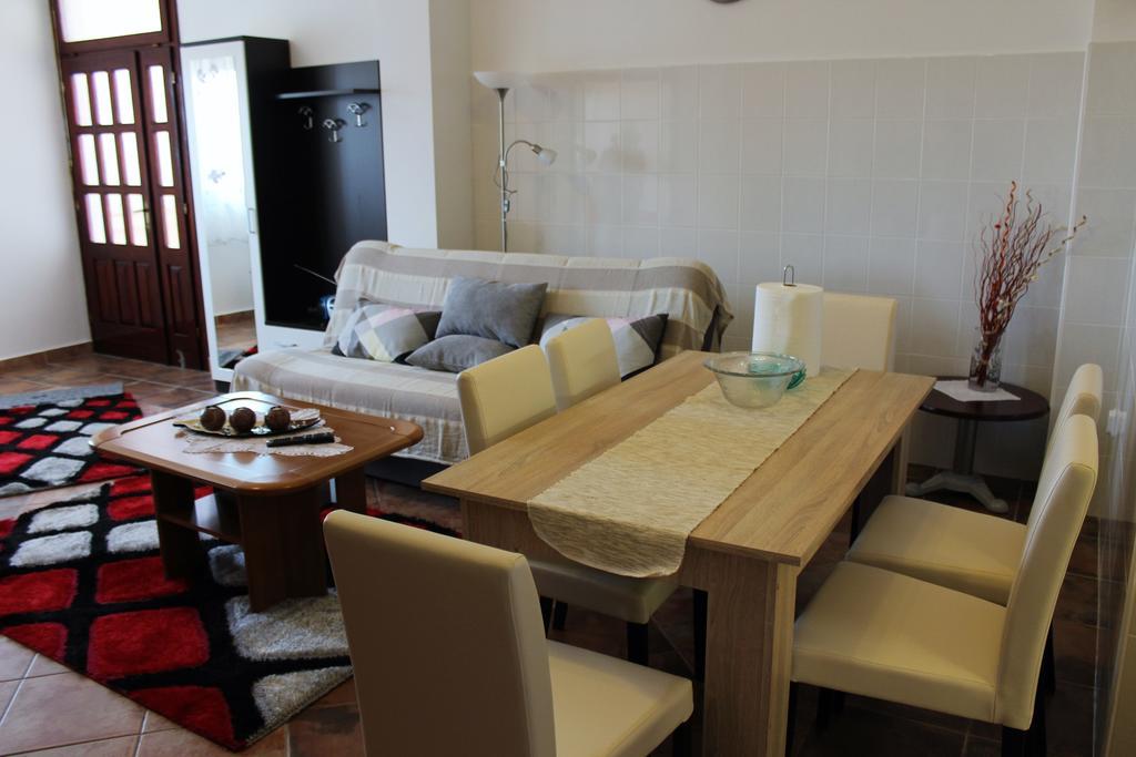 Apartment Mis Floura リエカ エクステリア 写真