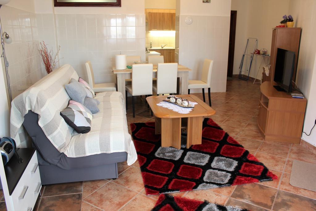 Apartment Mis Floura リエカ エクステリア 写真