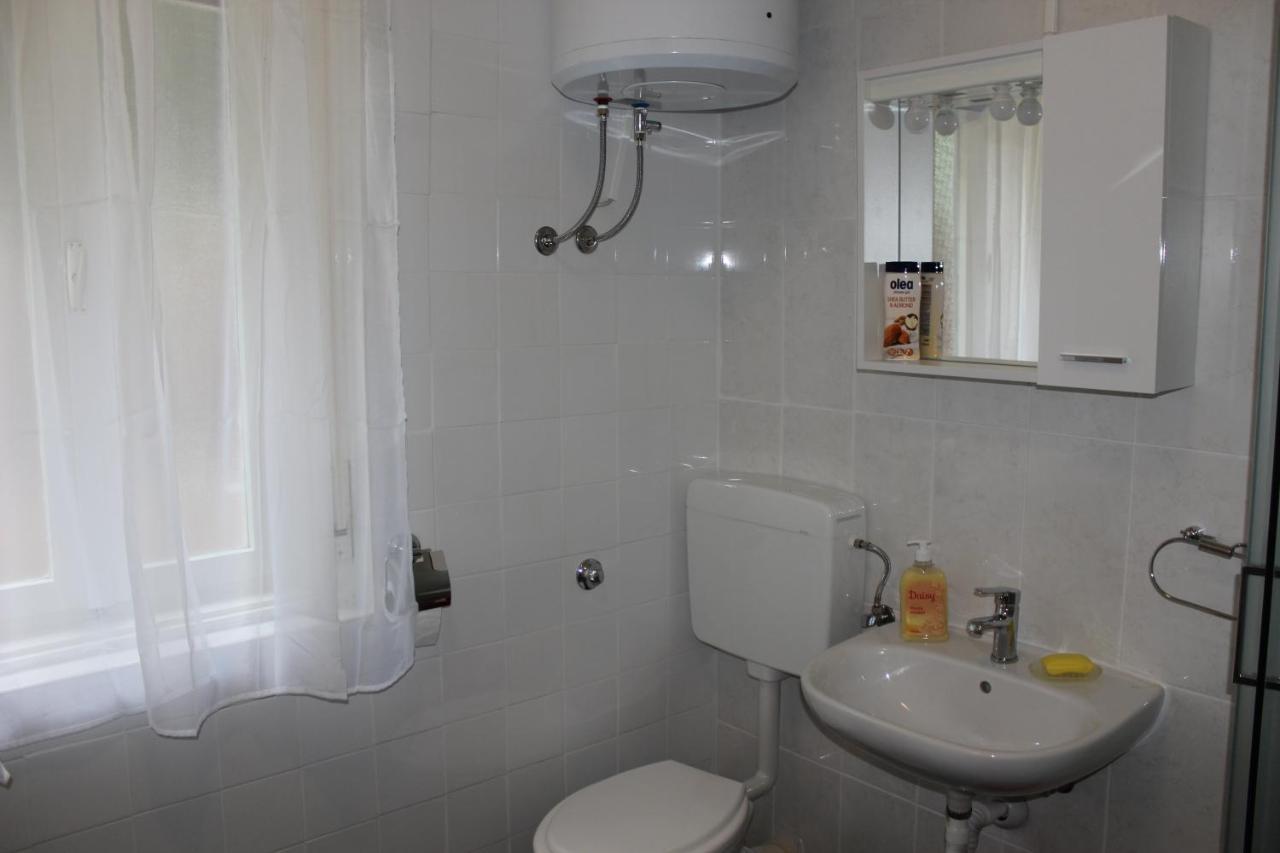 Apartment Mis Floura リエカ エクステリア 写真