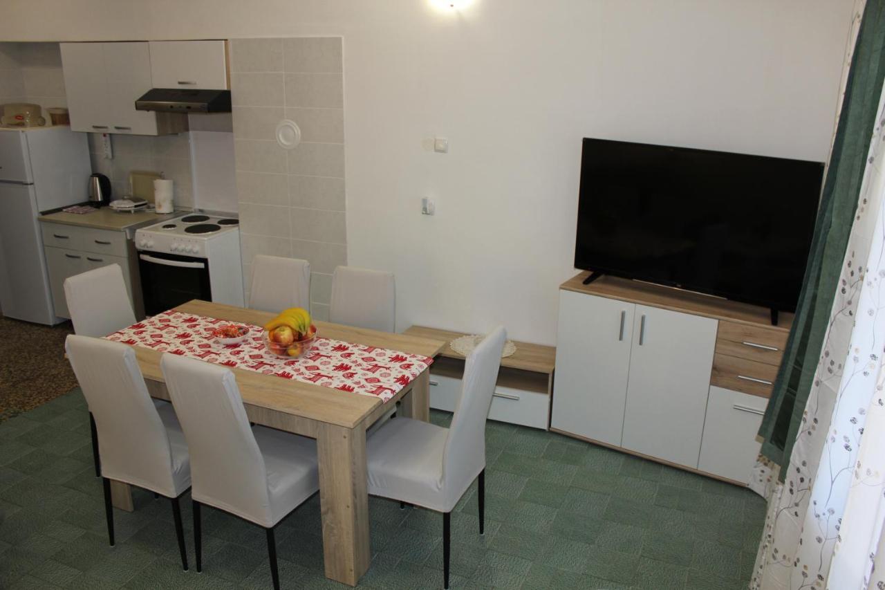 Apartment Mis Floura リエカ エクステリア 写真