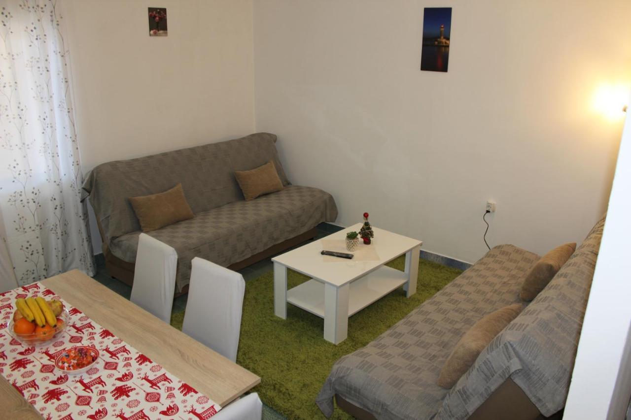 Apartment Mis Floura リエカ エクステリア 写真
